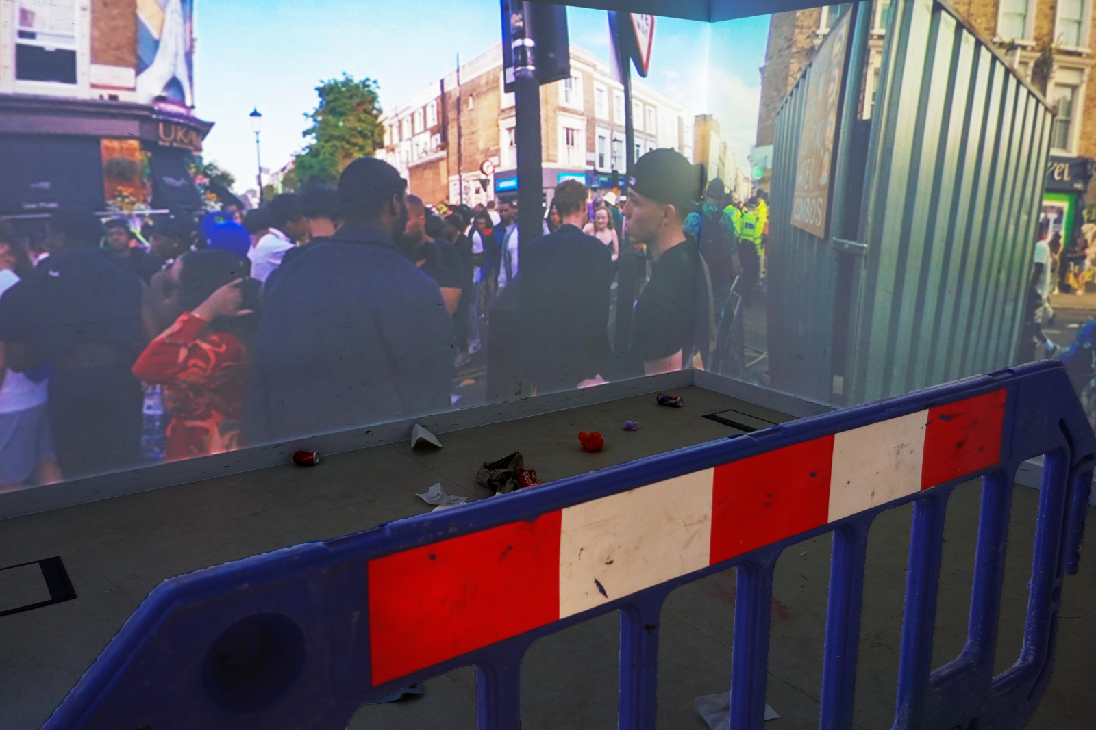 london-ambulance-immersive-riots-2